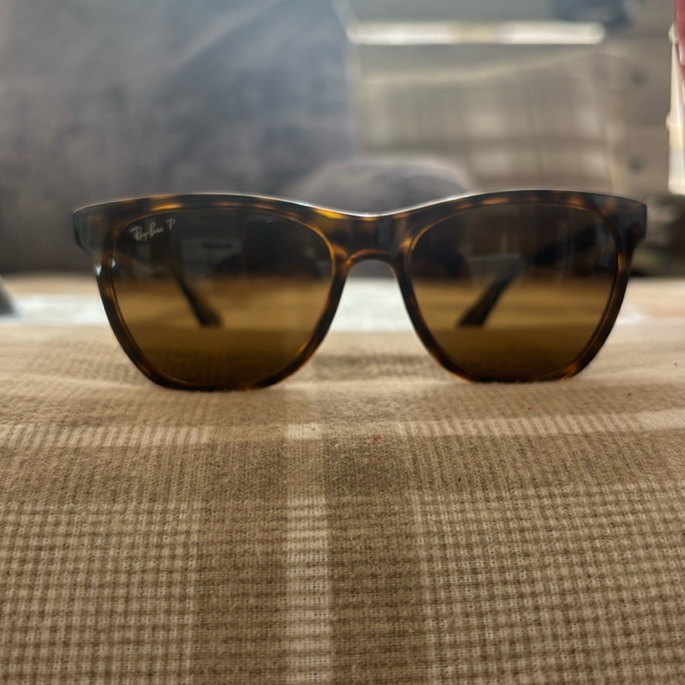 Ray Ban RB4184
